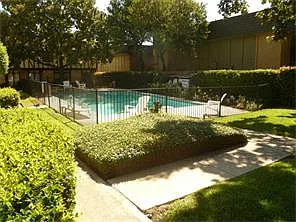 7409 Shadow Hill Dr — Photo 3