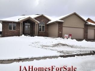 3027 Apollo St, Cedar Falls, IA 50613