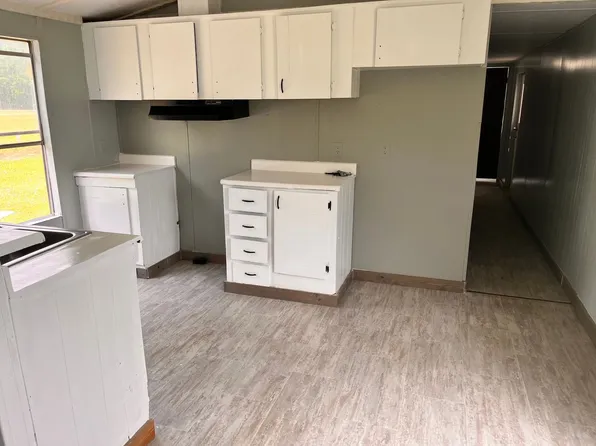 Marble City Mobile Home Park, 540 Marble City Heights Cir Lot 8, Sylacauga, AL 35150