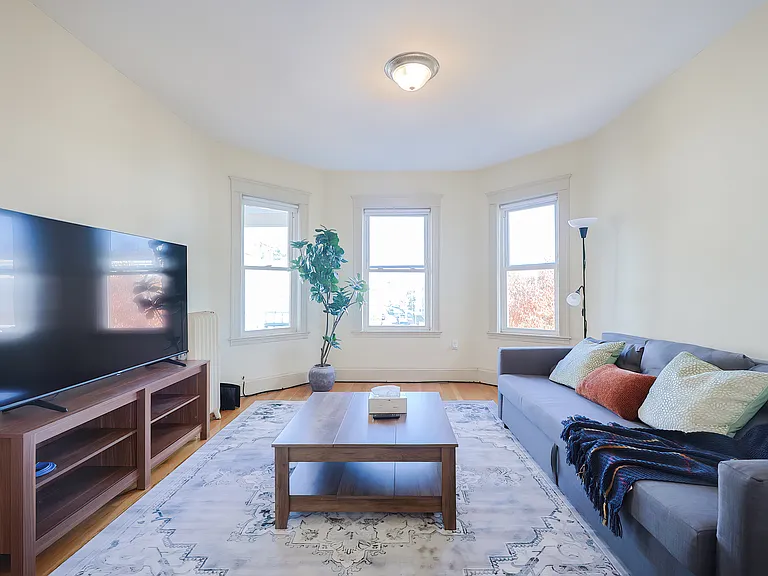 51 Whitten St #3 — Photo 1