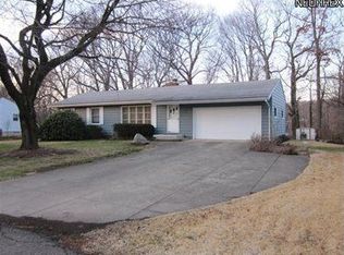 961 Tweed Dr, New Franklin, OH 44319