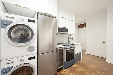 Rented by R New York