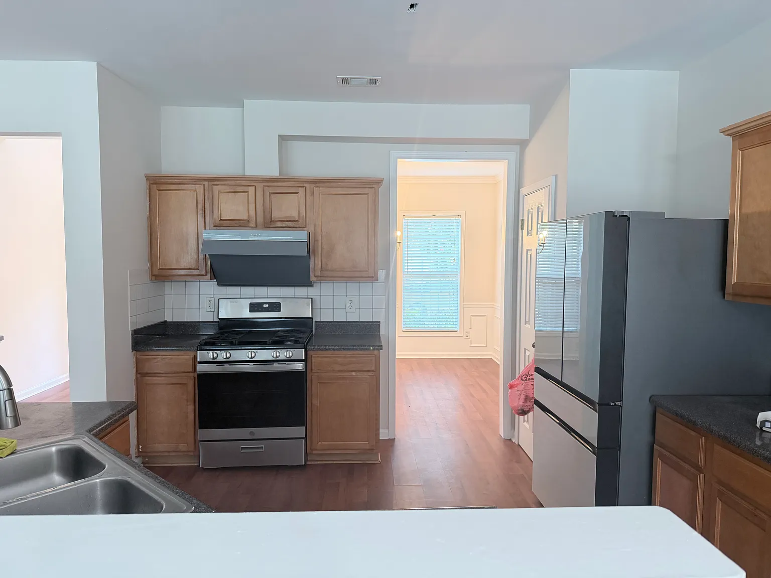 5 bed, 2548 sqft, $2,700 — Photo 4