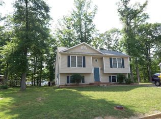 2705 Pittston Rd, Fredericksburg, VA 22408