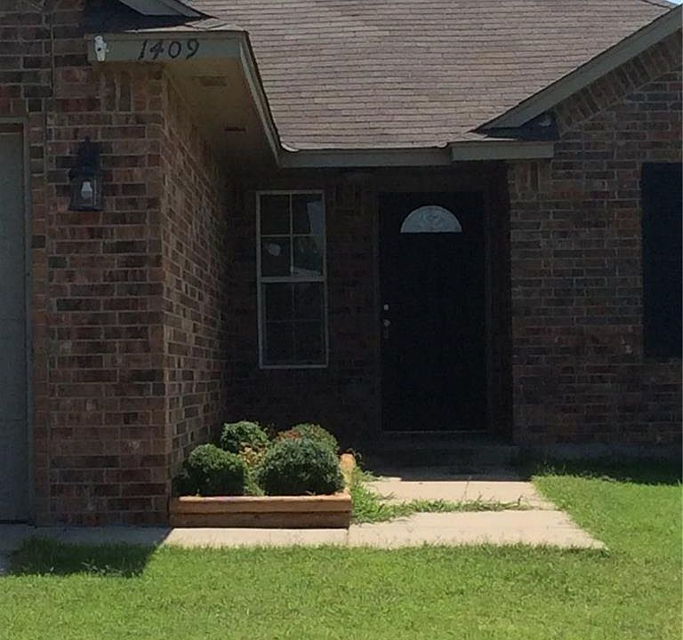 1st image of 1407 Mallard Way