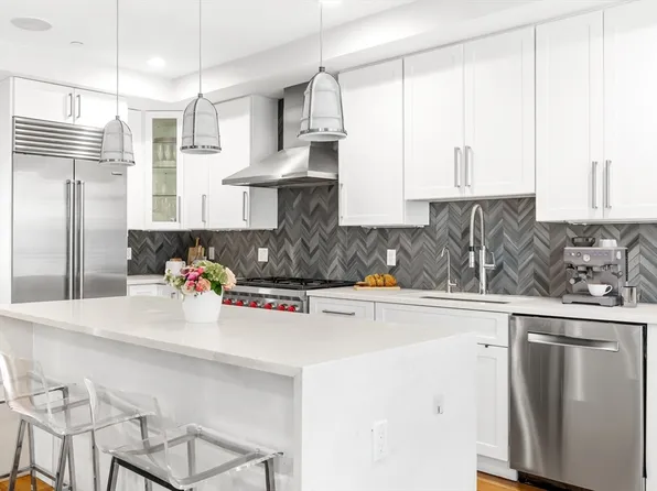 891 E 1st St Unit 4, South Boston, MA 02127