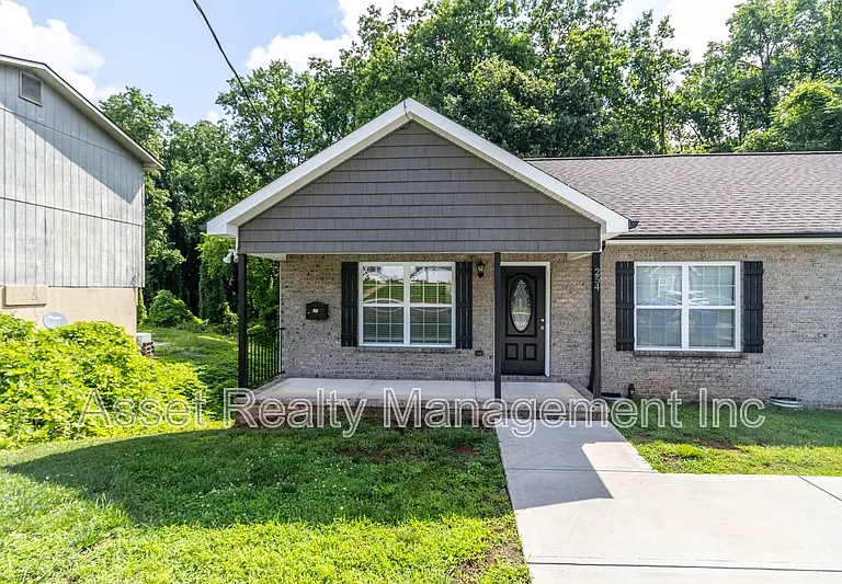 252-254 Highland Ave — Photo 4