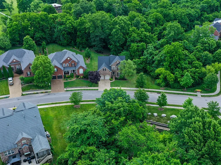 1204 Beech Hollow Dr — Photo 33