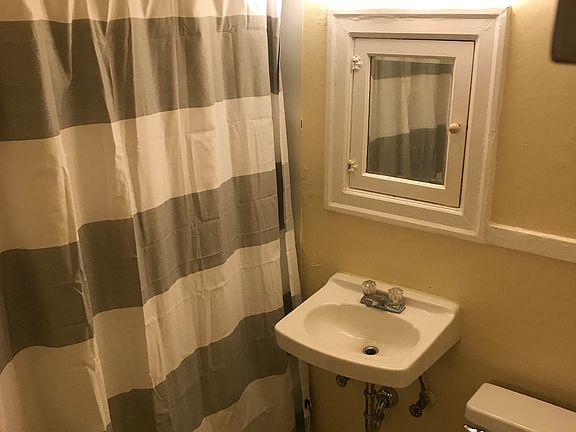 5th image of 531 Bellevue Ave E #Marwood