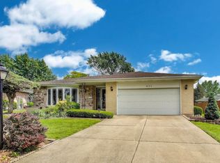 8133 Farmingdale Dr, Darien, IL 60561