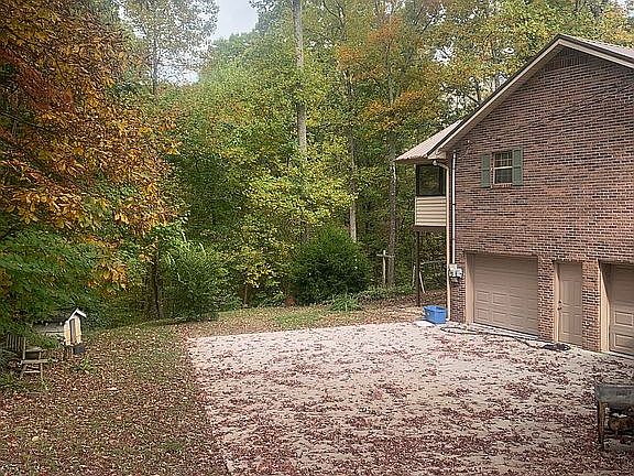 2nd image of 951 Ravenwood Dr
