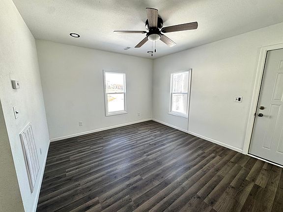 2nd image of 825 N Odell Ave