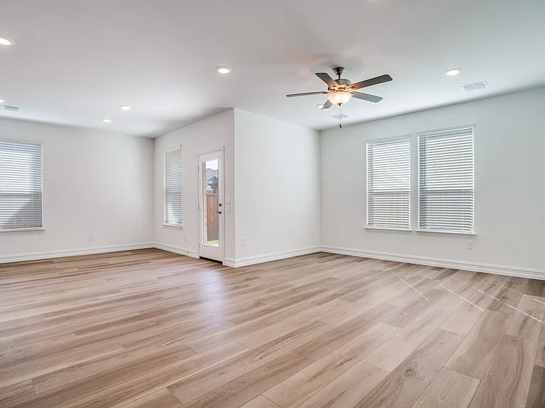 1600 Tyler Dr — Photo 15