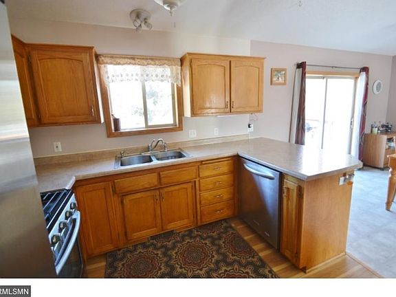 4th image of 635 W 11th St