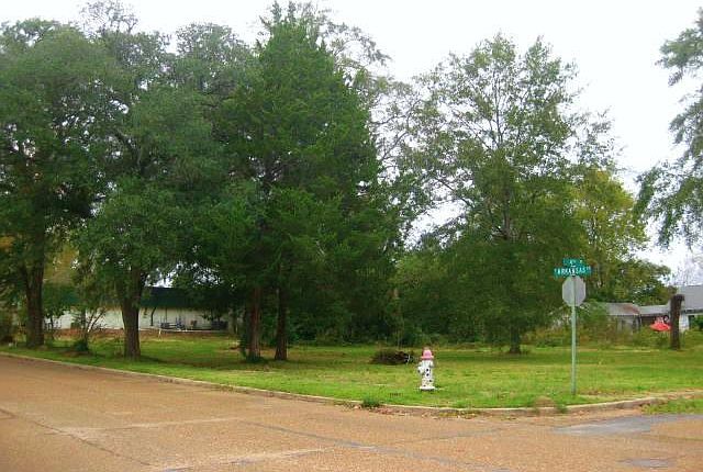 1st image of E Arkansas St