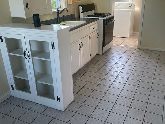 5th image of 5237 Loleta Ave #5237