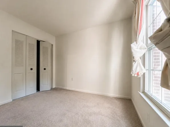 6597 Bermuda Green Ct, Alexandria, VA 22312