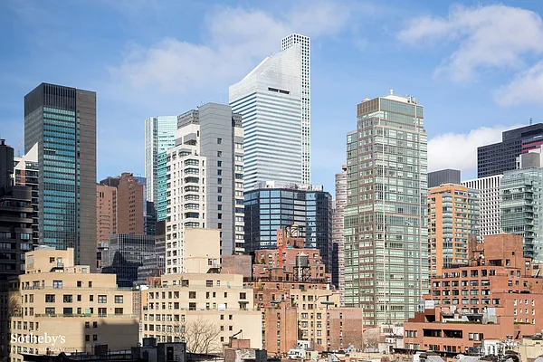 Sold by Sotheby's International Realty | media 10