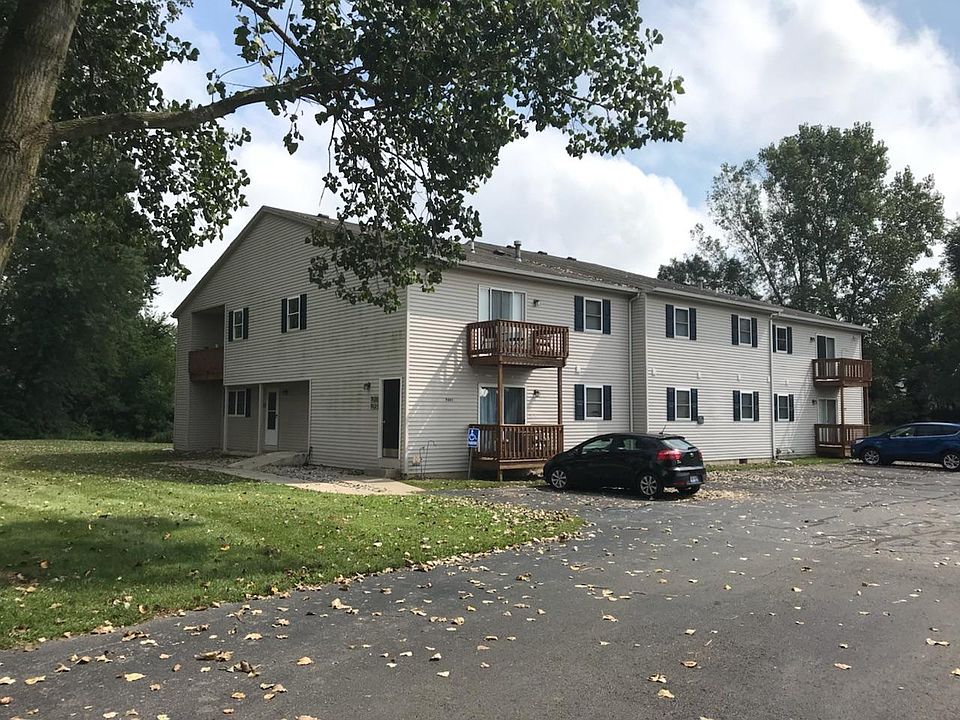 1st image of 7487 Crosscreek Dr