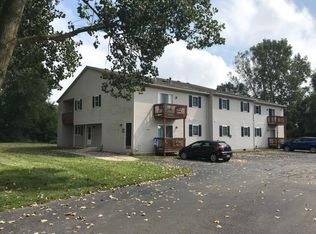 7487 Crosscreek Dr, Temperance, MI 48182