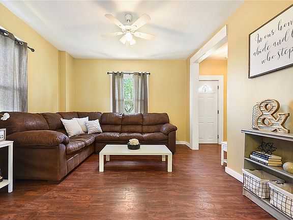 3rd image of 110 Wyoma Ave