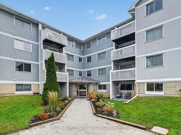 216 Viewmount Dr #118, Ottawa, ON K2E 7X4