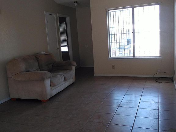 5th image of 871 Barandal Dr