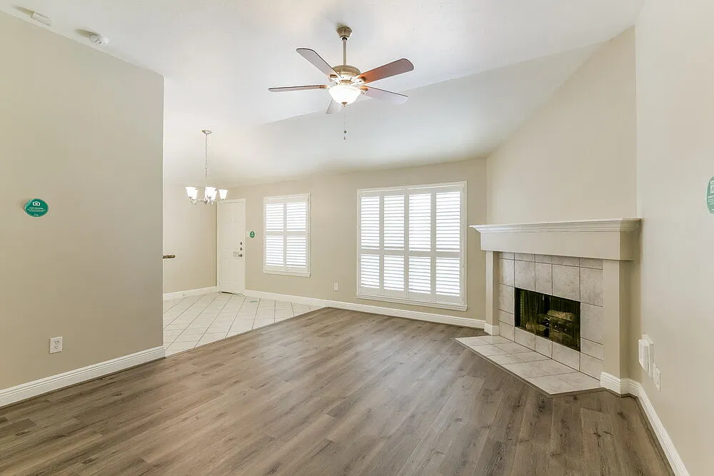 3 bed, 2.0 bath, 1475 sqft, $1,745 — Photo 3