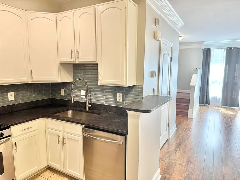 2304 Margraf Cir — Photo 10