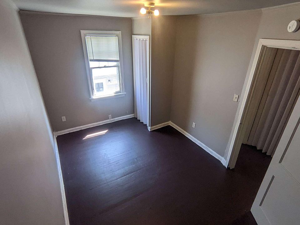 2nd image of 3208 Marshall Ave Unit 2