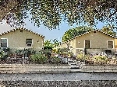 2 bed, 720 sqft, $2,400 — Photo 2
