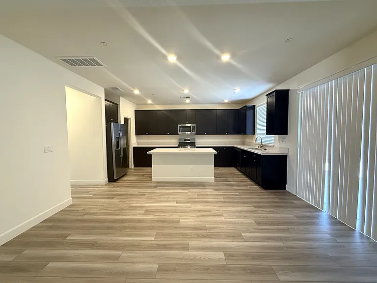 1744 Eagle Landing Dr — Photo 4