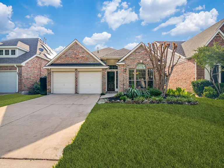 2821 Vacherie Ln — Photo 1