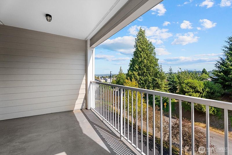 2nd image of 1318 37th Street #1408