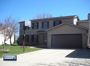4701 W Glenbrook Trl, McHenry, IL