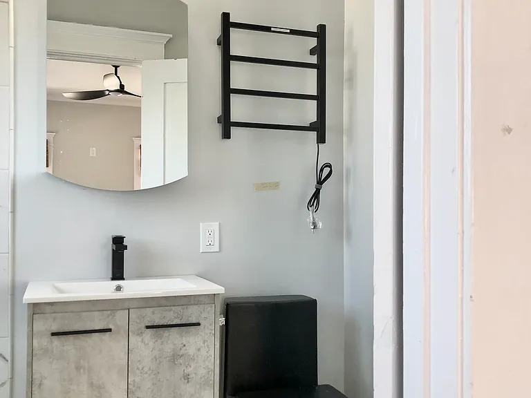 55 Roswell Ave #9 — Photo 13