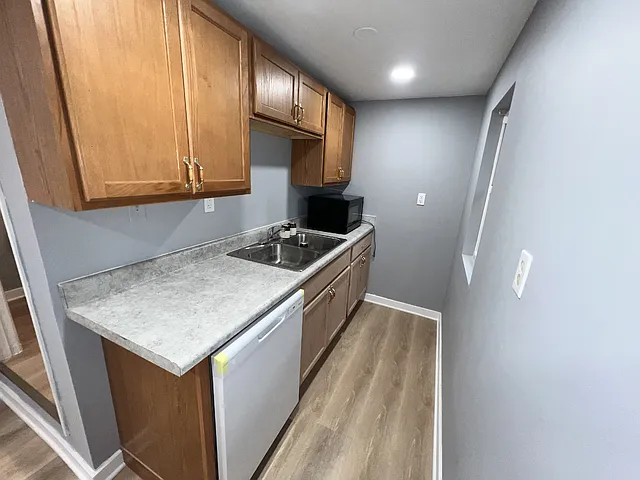 1108 E 9th St #1B — Photo 12