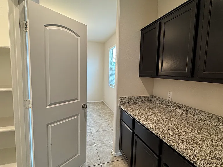 Walk-In & Butler Pantries