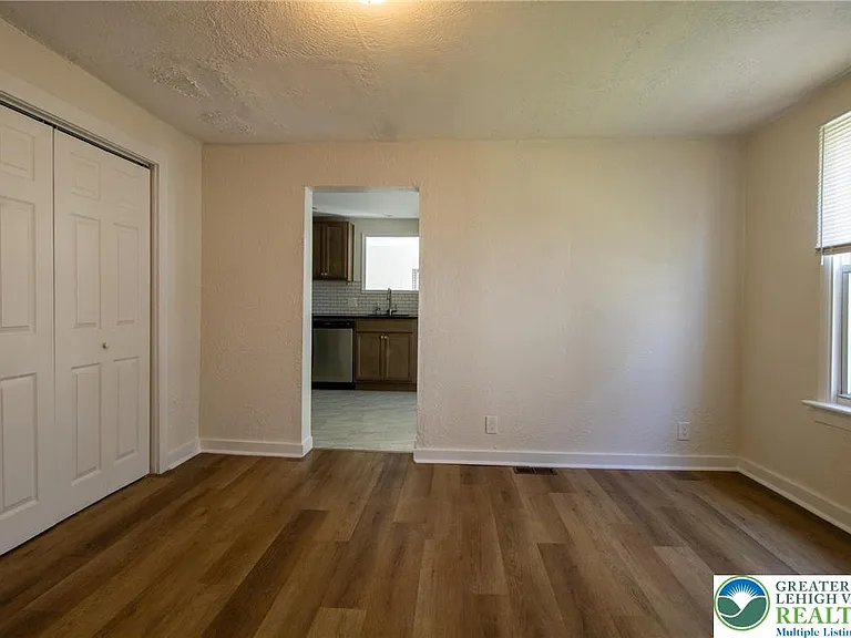2246 2nd St — Photo 6