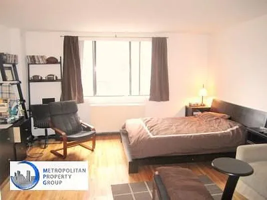 Rented by Metropolitan Property Group | media 18