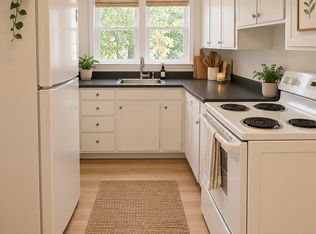 207 Main St #B, Orono, ME 04473