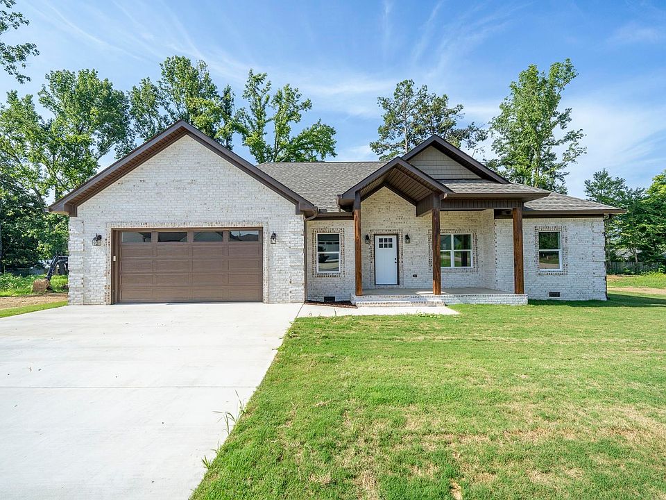 1st image of 225 Chariot Ln