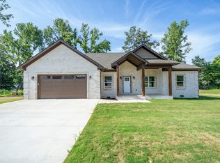 225 Chariot Ln, Savannah, TN 38372
