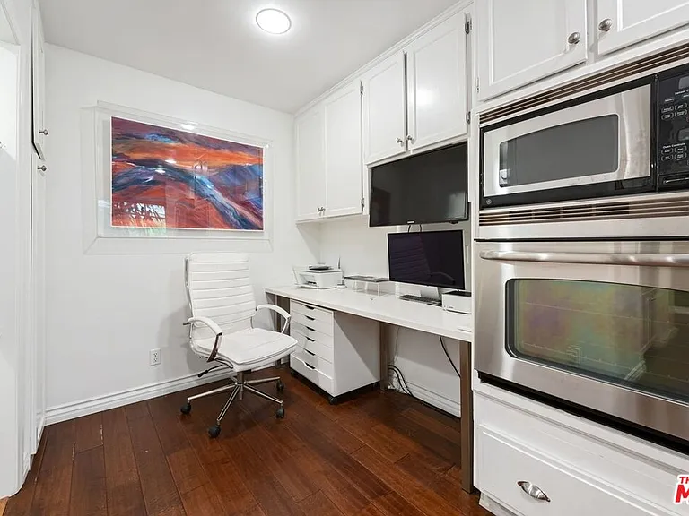 1375 Kelton Ave #107 — Photo 6