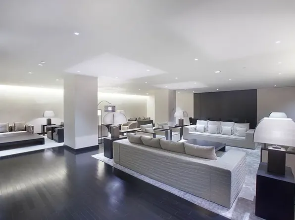 20 Pine Street image 12 of 17