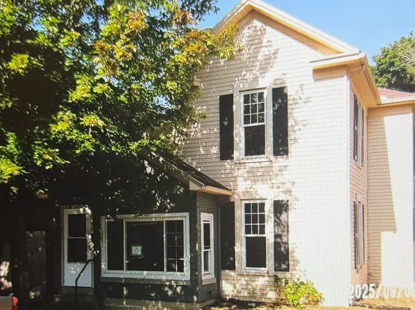 421 Market St, Brookville, OH 45309