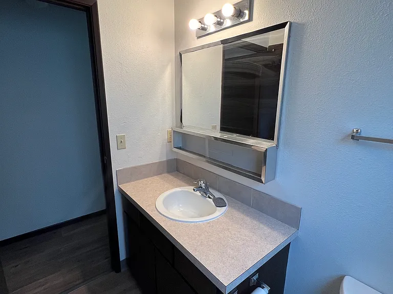 611 W Augusta Ave #C — Photo 13