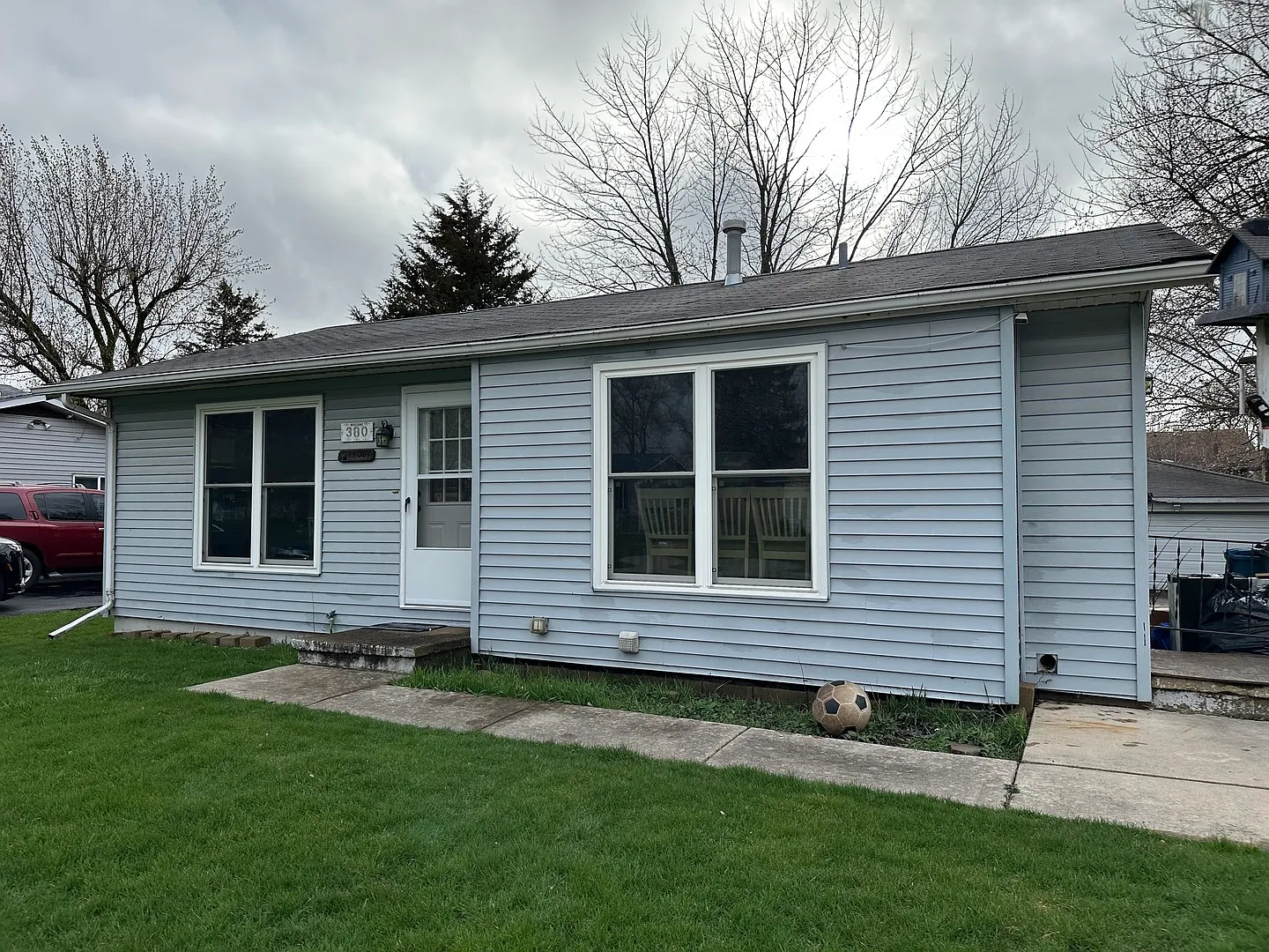 380 Catherine St photo 1