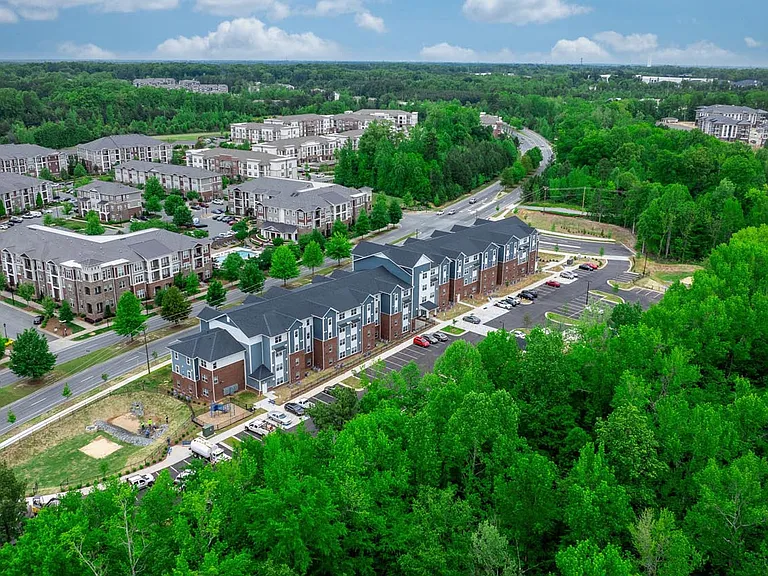 Northlake Center Apartments — Photo 27