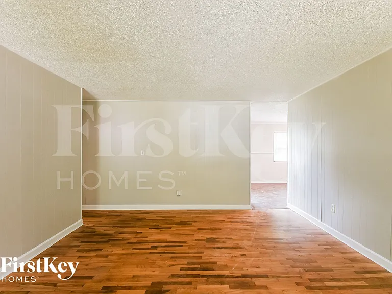 1240 N Ridgeview Dr — Photo 4